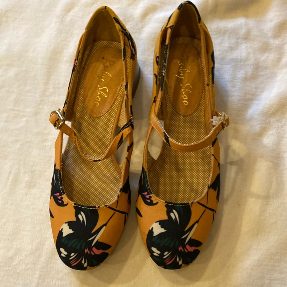 NWOT Ruby Shoo Mary Janes size 5
